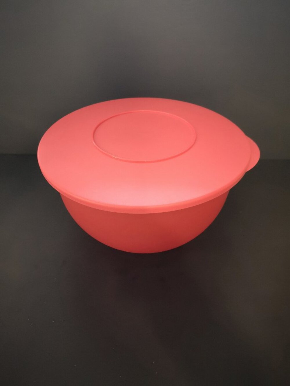 Tupperware Impressions 7.5 Litre Capacity with Airtight Seal Cover & Tab